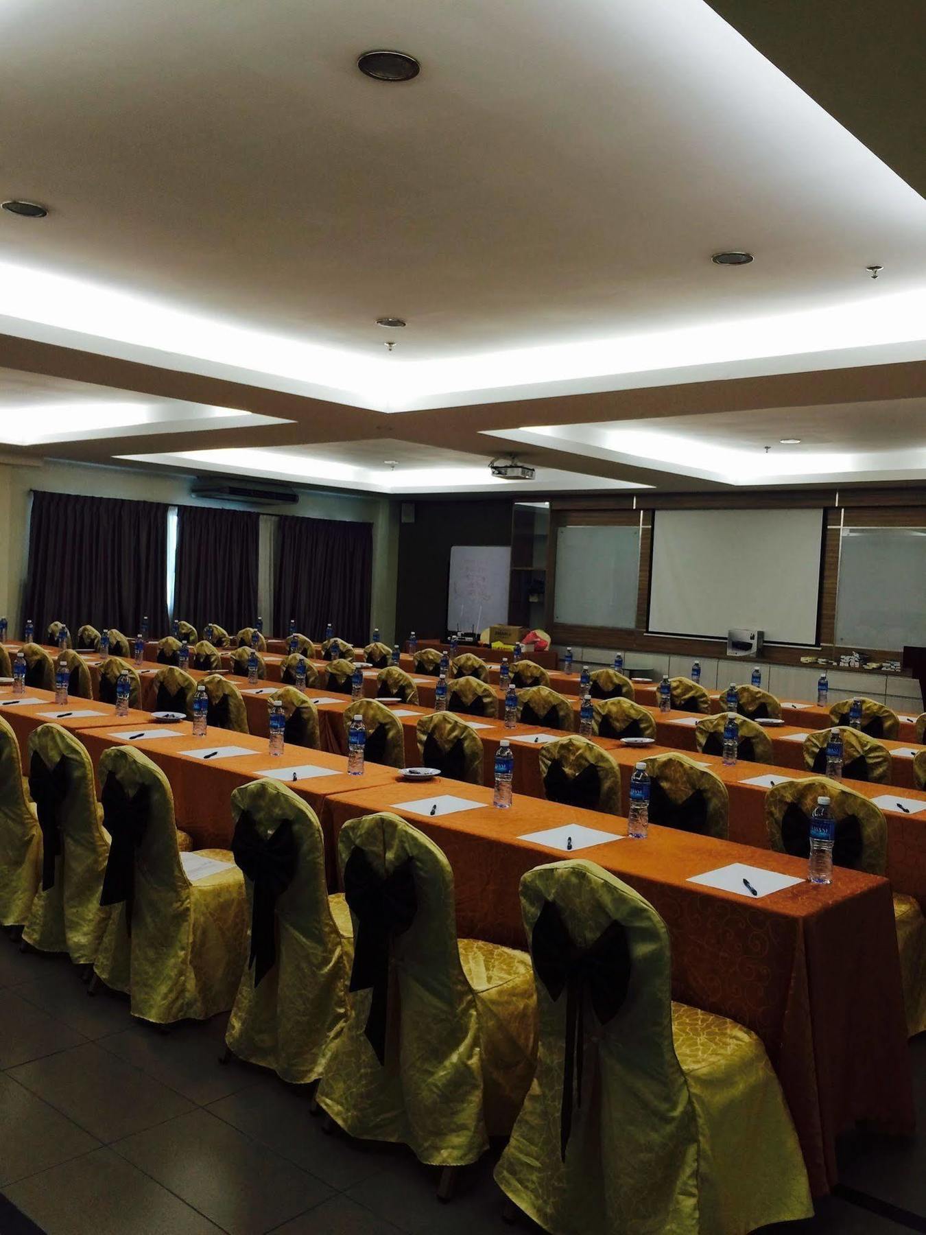 Grand Court 3*